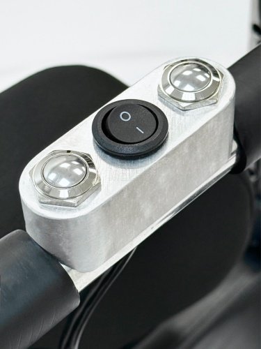 MET LIFTER 2 Кресло-коляска с электроприводом и лестничным подъемником фото 6